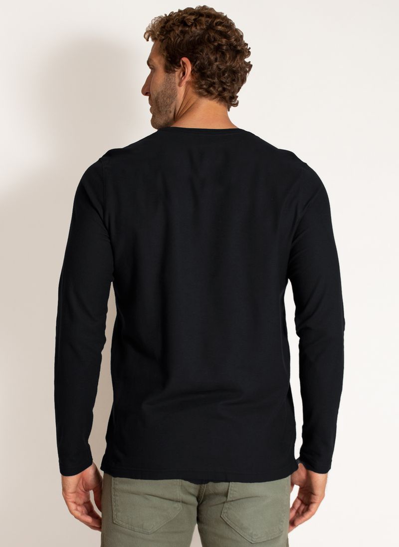 camiseta-aleatory-masculina-manga-longa-lisa-freedom-preto-modelo-2-