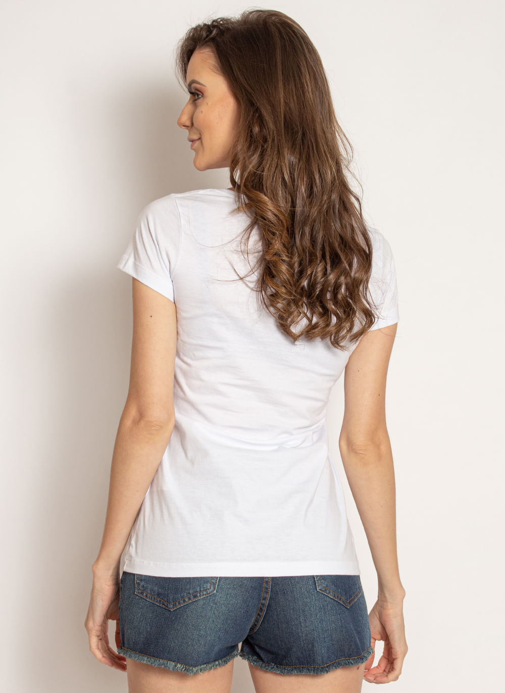 camiseta-aleatory-feminina-gola-v-basica-branco-modelo-2019-2-