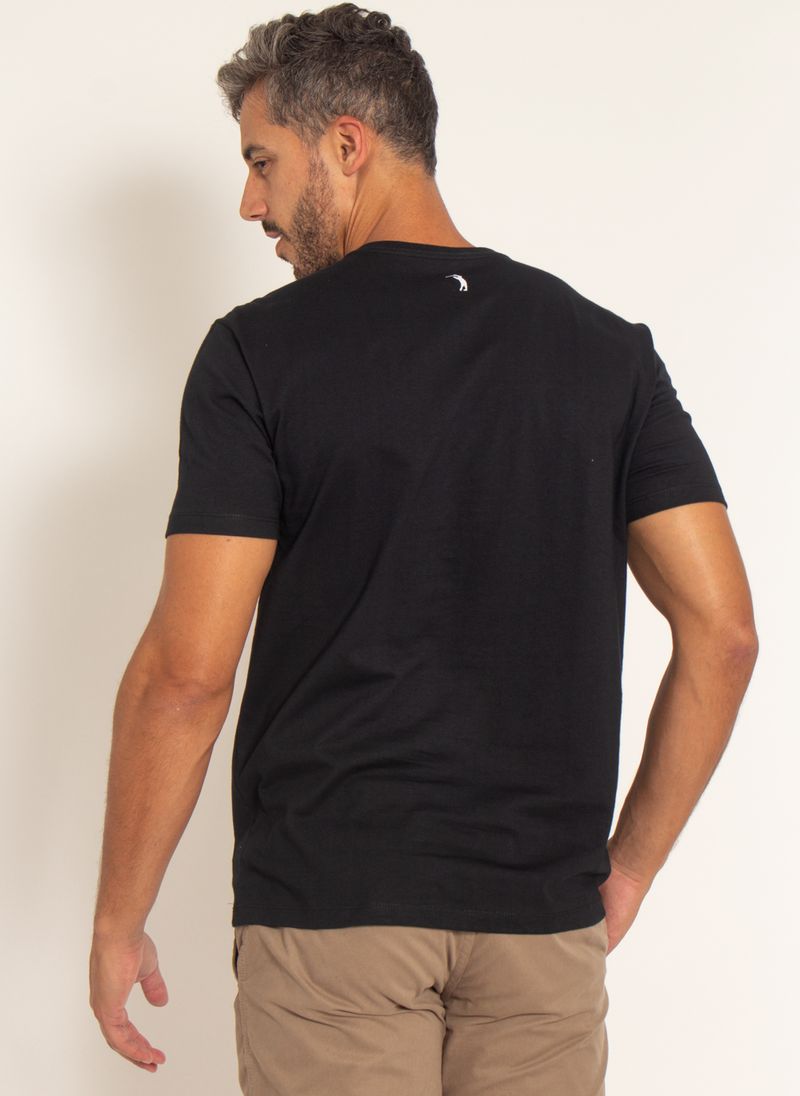 camiseta-aleatory-estampada-masculina-waves-preto-modelo-2-