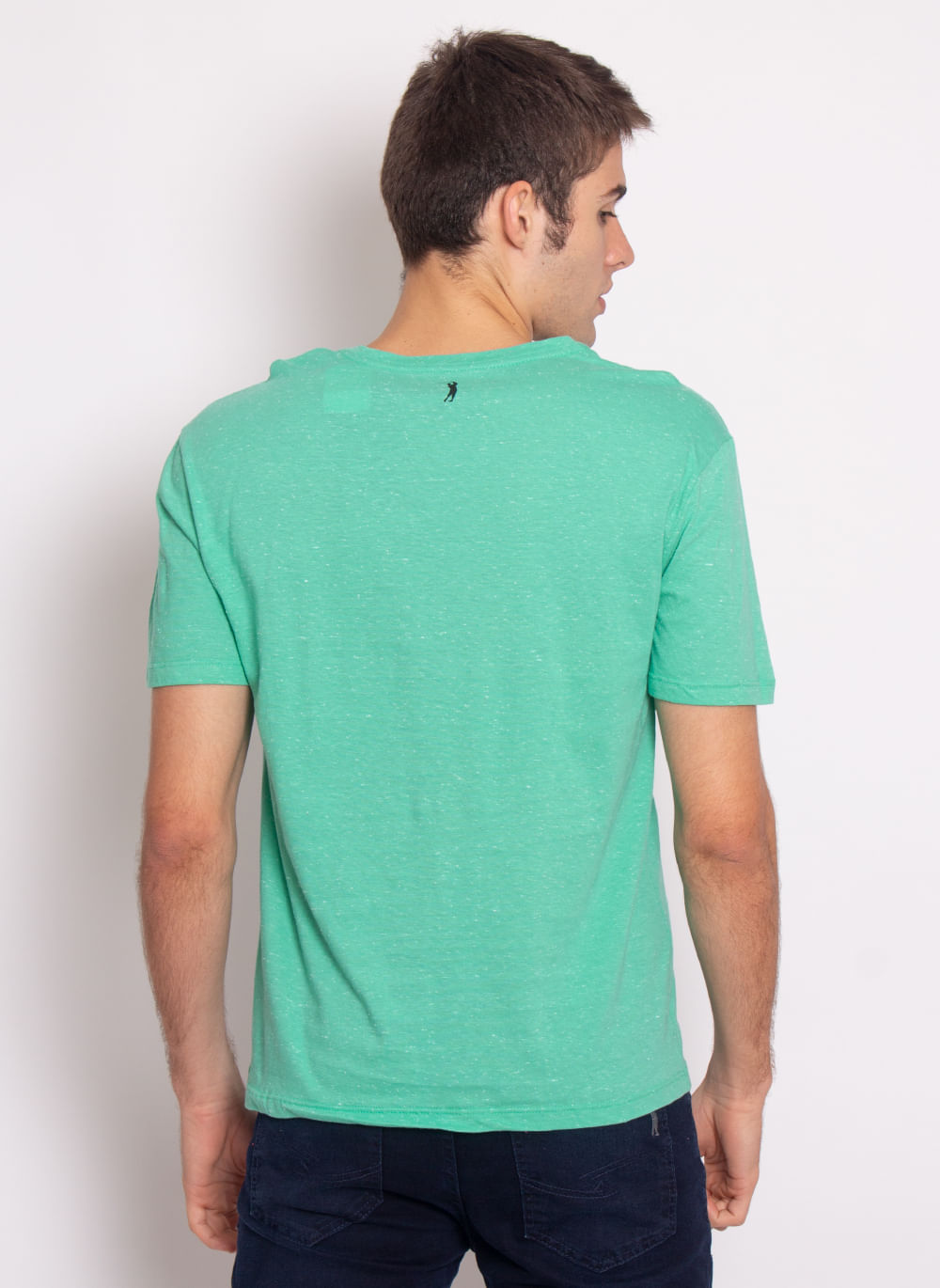 https---s3-sa-east-1.amazonaws.com-softvar-Zetop-56240-img_original-modelo-masculino-camiseta-botone-com-bolso-verde-2-