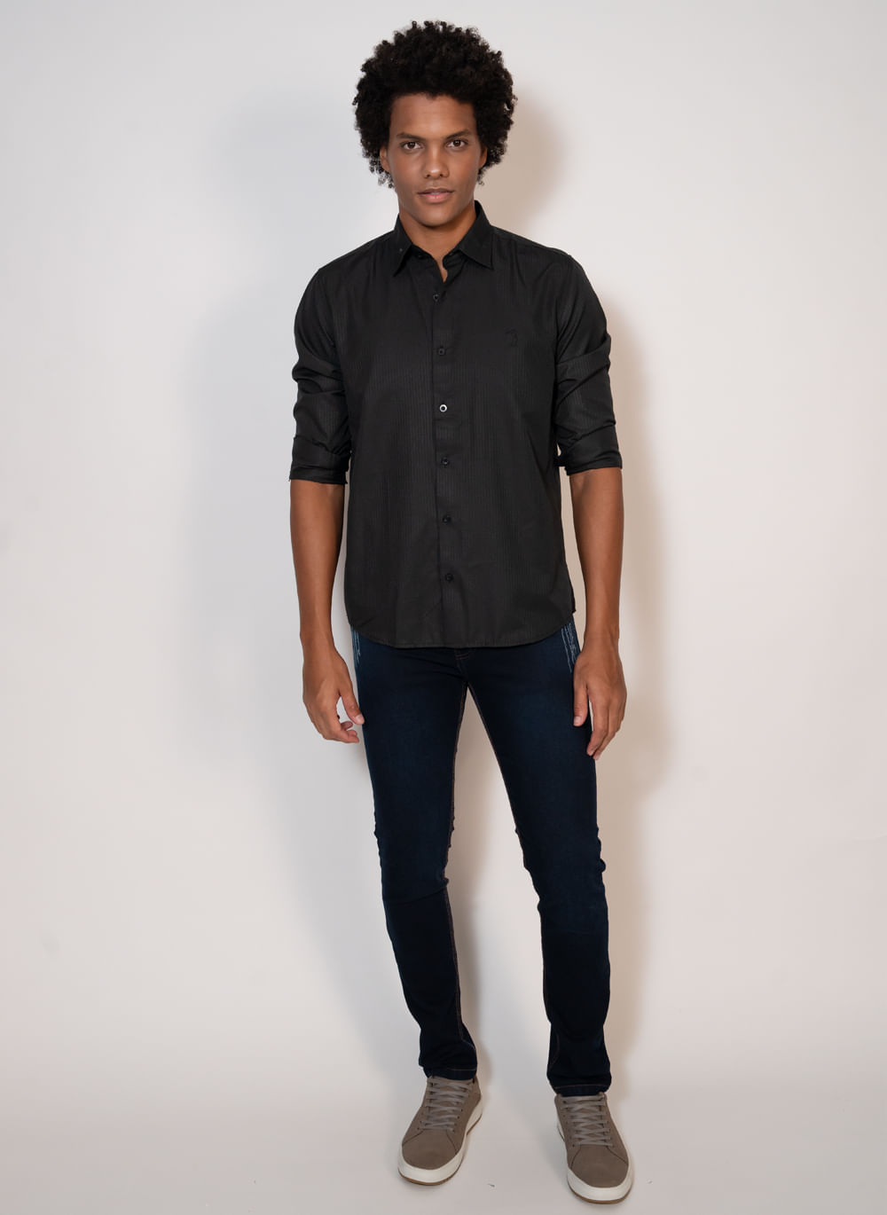 https---s3-sa-east-1.amazonaws.com-softvar-Zetop-62363-img_original-modelo-camisa-aleatory-masculina-manga-longa-lisa-black-3-