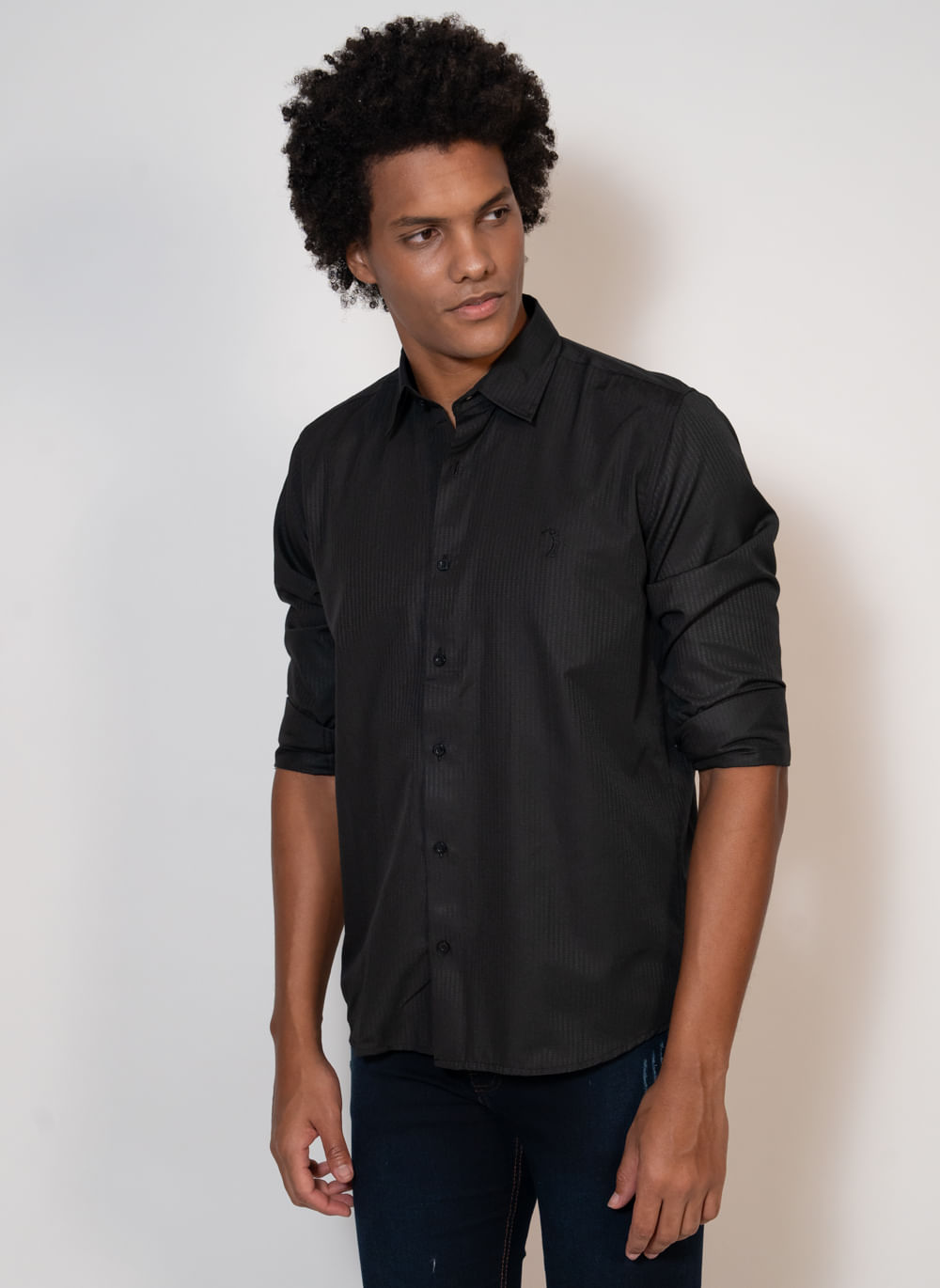 https---s3-sa-east-1.amazonaws.com-softvar-Zetop-62363-img_original-modelo-camisa-aleatory-masculina-manga-longa-lisa-black-4-