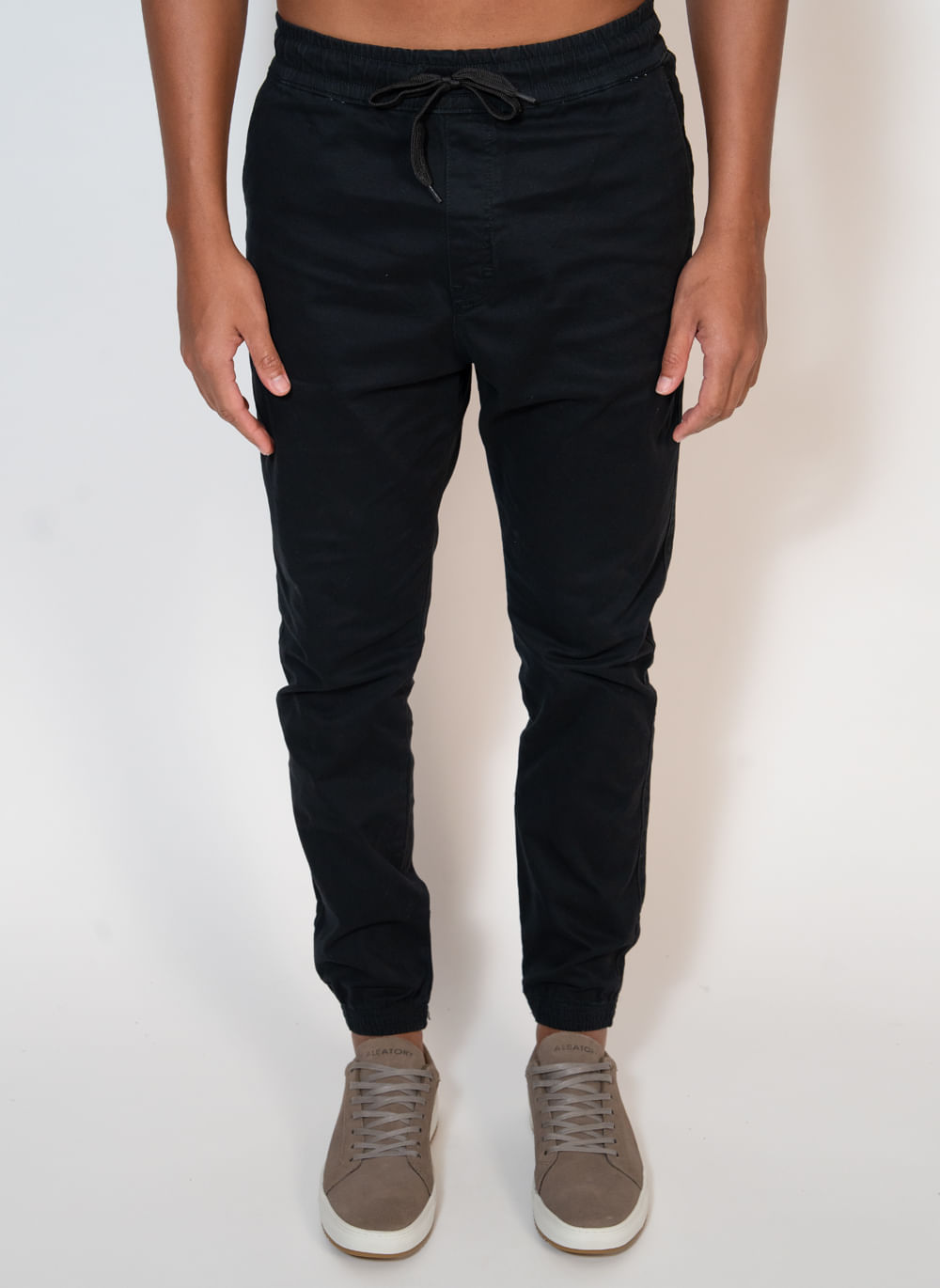 https---s3-sa-east-1.amazonaws.com-softvar-Zetop-61990-img_original-modelo-calca-aleatory-masculina-jogger-preta-1-