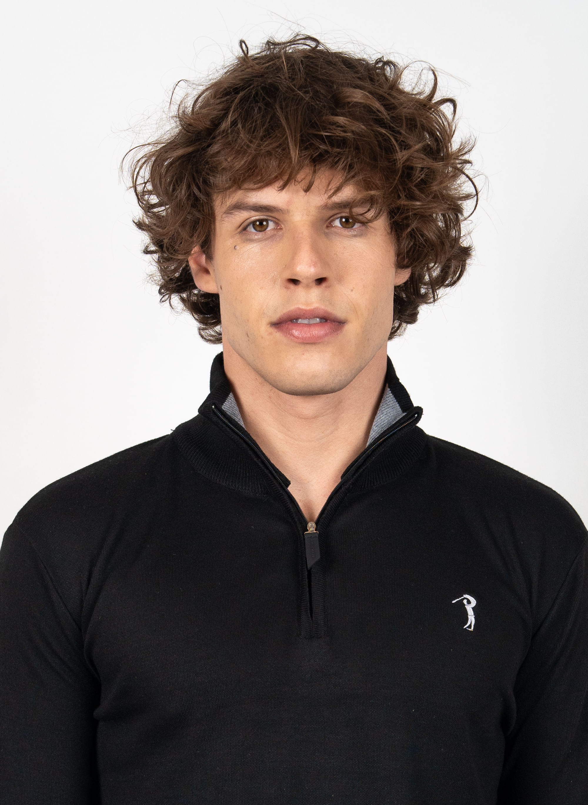 https---s3-sa-east-1.amazonaws.com-softvar-Zetop-62774-img_original-modelo-sueter-aleatory-masculinio-gola-ziper-preto-1-