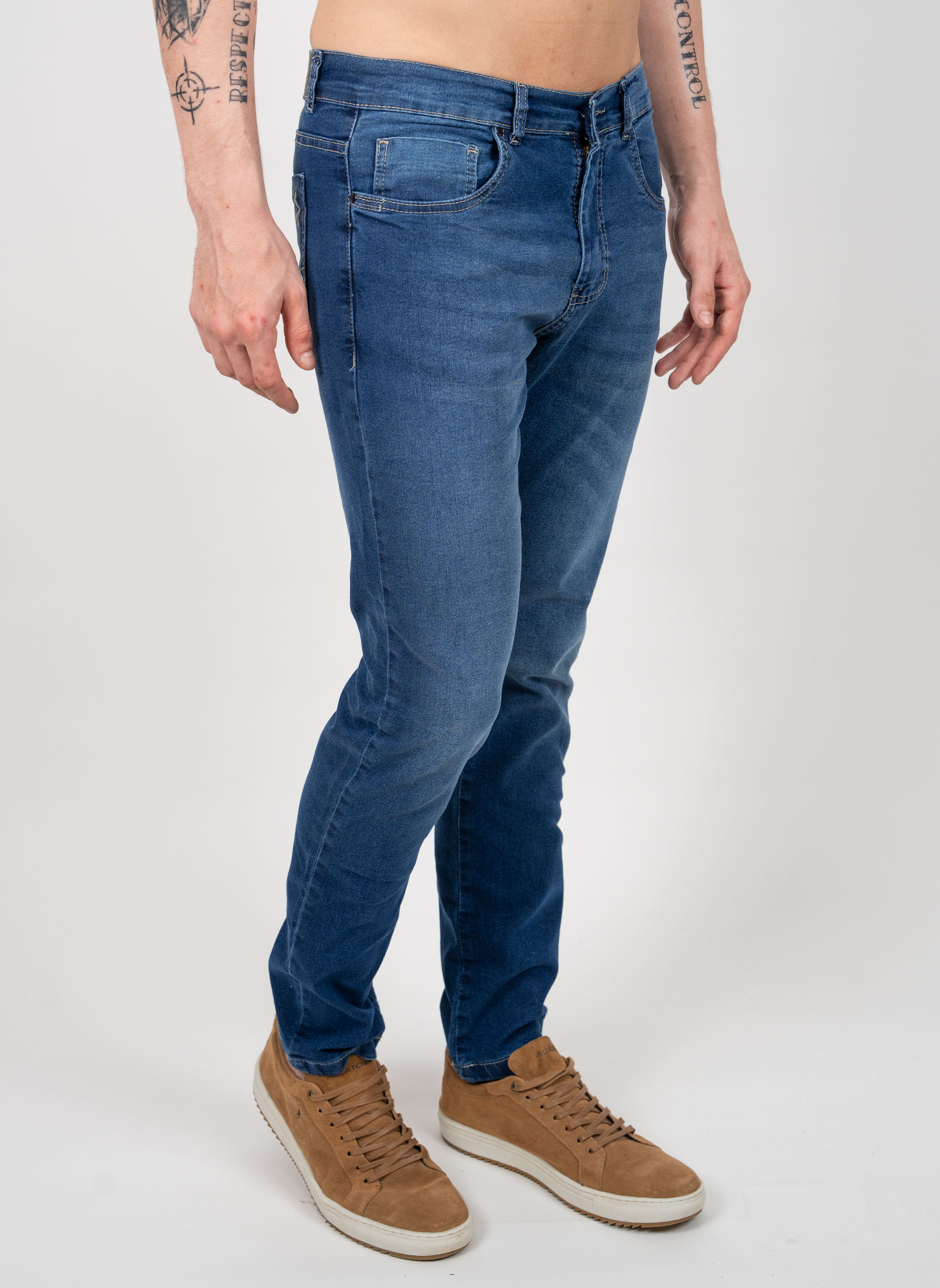 https---s3-sa-east-1.amazonaws.com-softvar-Zetop-62582-img_original-modelo-calca-jeans-masculina-azul-smooth-2-