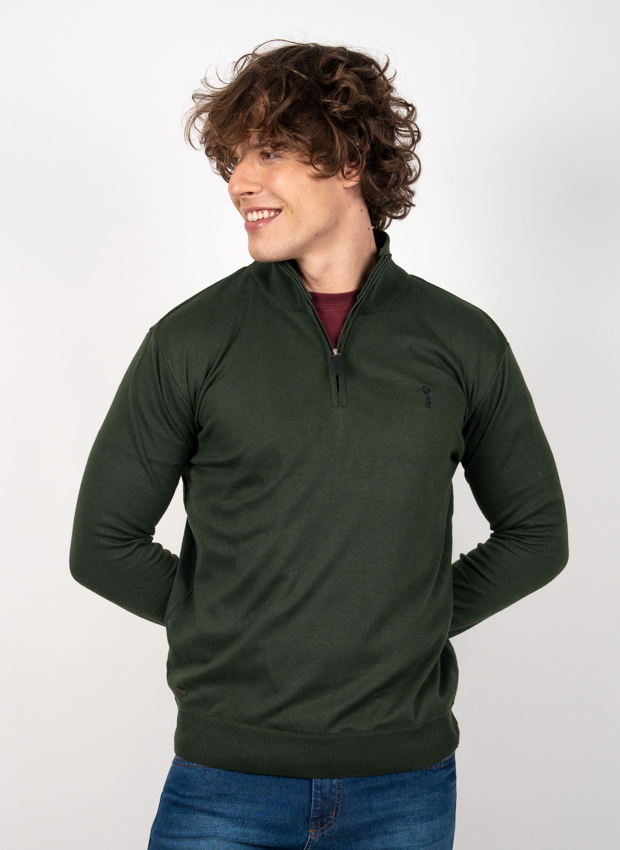 https---s3-sa-east-1.amazonaws.com-softvar-Zetop-59259-img_original-modelo-sueter-aleatory-masculinio-gola-ziper-verde-4-