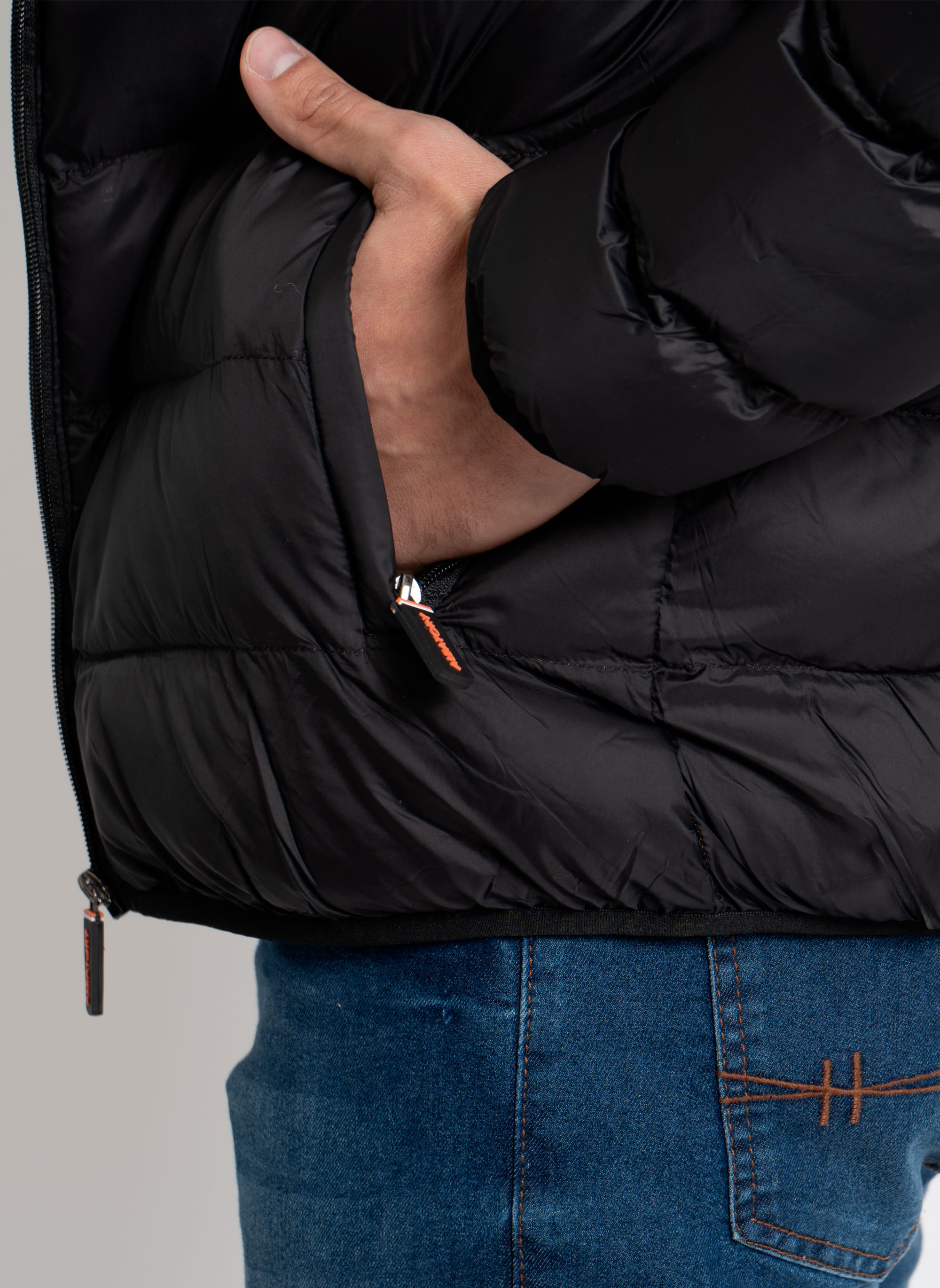 Jaqueta-Aleatory-Puffer-Capuz-Removivel-Preta-Preto-G