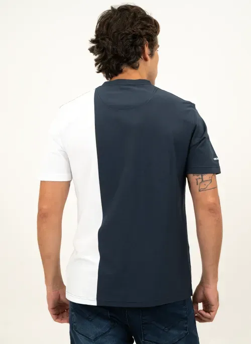 Camiseta Masculina Aleatory One Side Listrada Preta