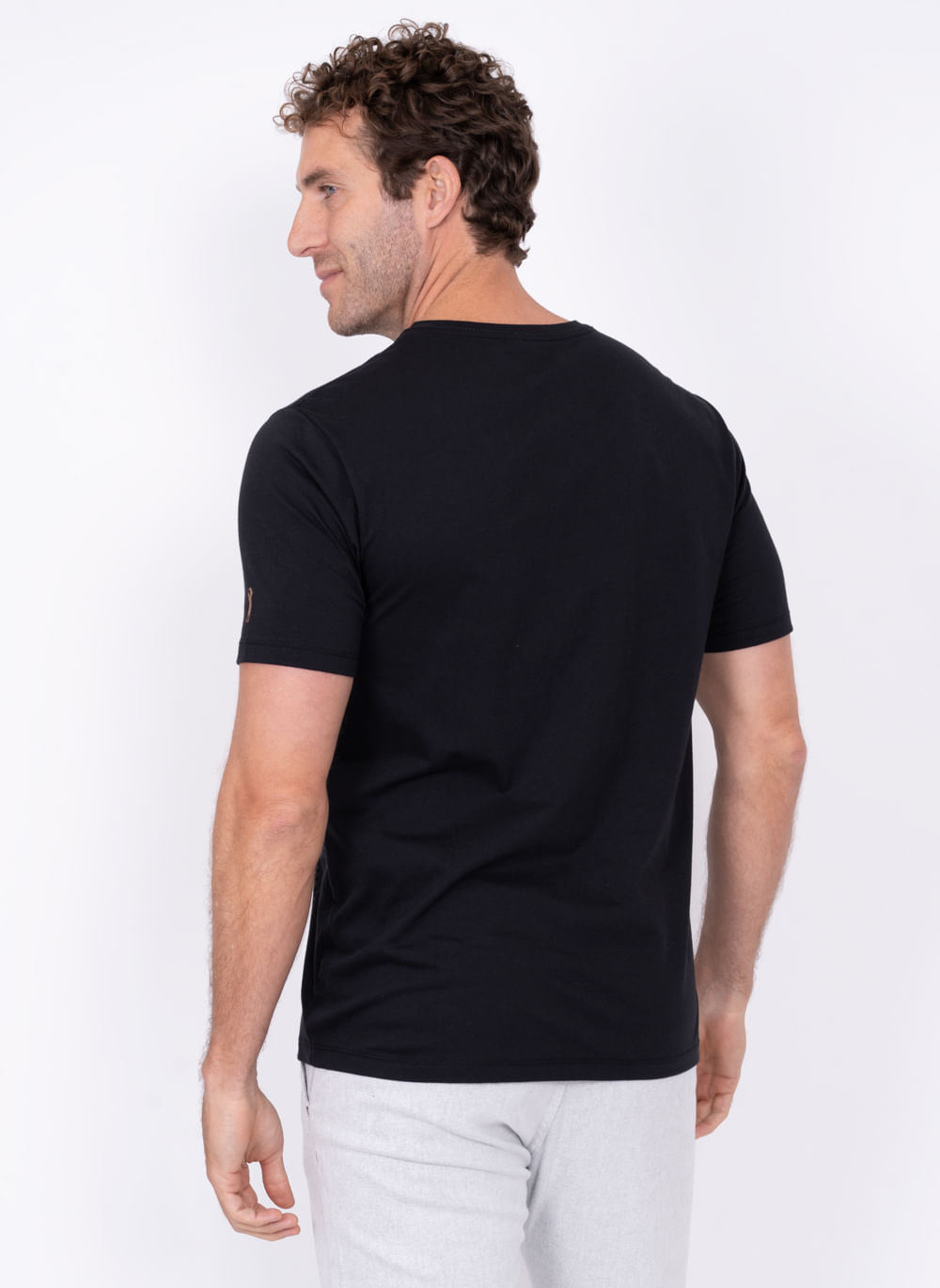 Camiseta-Aleatory-Manga-Curta-Signed-Preta-Preto-P