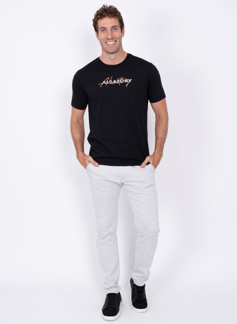 Camiseta-Aleatory-Manga-Curta-Signed-Preta-Preto-P