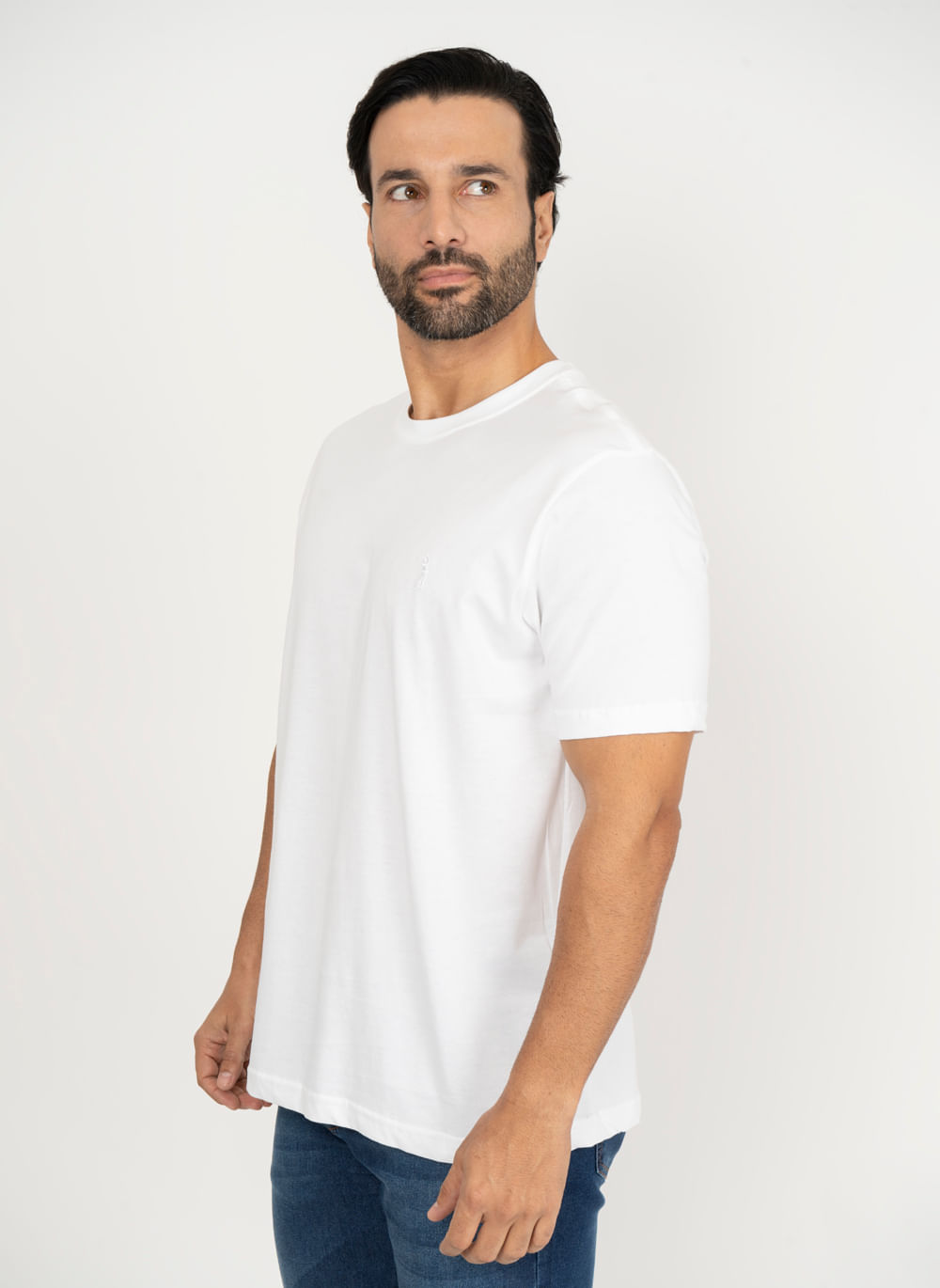 Camiseta-Branca-Lisa-Aleatory-com-Logo-Branco-Branco-P
