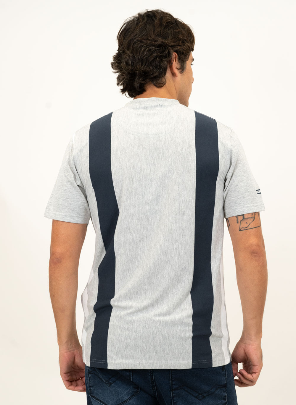Camiseta-Masculina-Aleatory-Clubhouse-Listrada-Cinza-Cinza-P