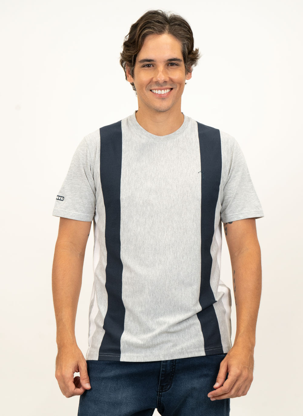 Camiseta-Masculina-Aleatory-Clubhouse-Listrada-Cinza-Cinza-P