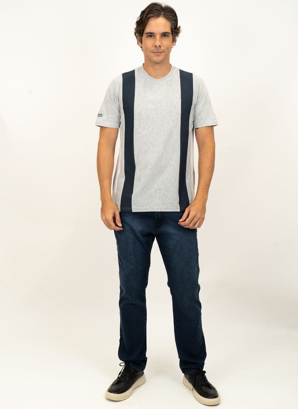 Camiseta-Masculina-Aleatory-Clubhouse-Listrada-Cinza-Cinza-P