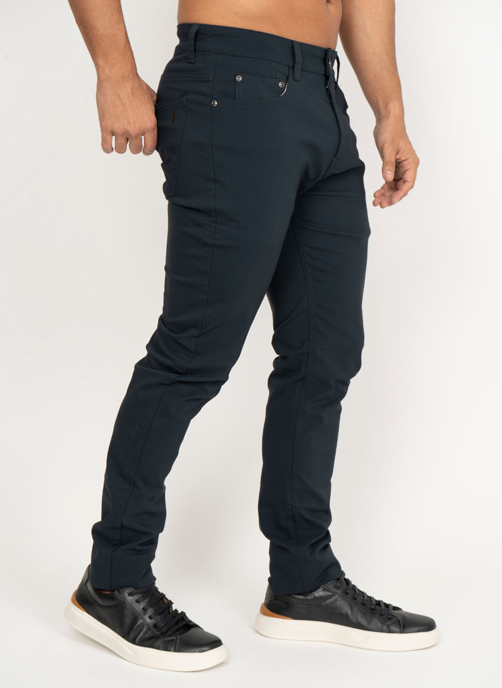 Calca-Sarja-Aleatory-Tecido-Tecnologico-5-Bolsos-Marinho-Azul-Marinho-40