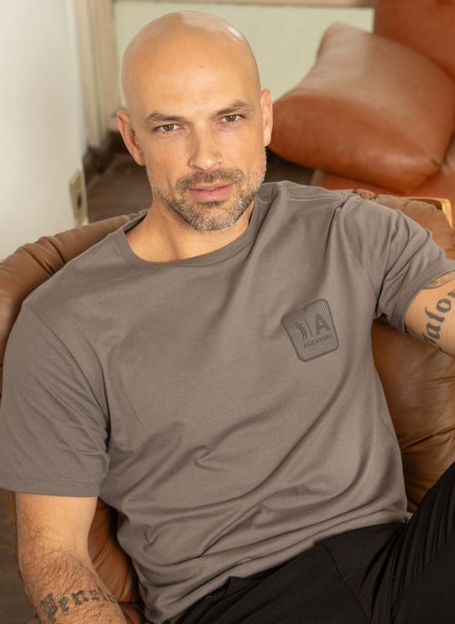Camiseta Aleatory Estampada Field Cinza