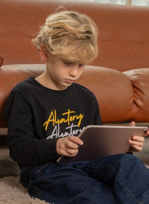 Camiseta Infantil Aleatory Manga Longa Triad Preta