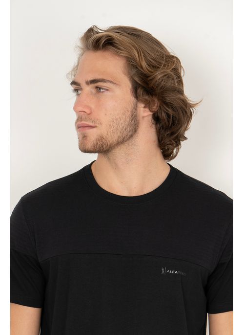 Camiseta Recortada Aleatory Nissi Preta