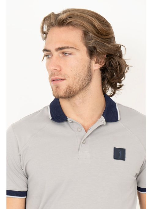 Camisa Polo Aleatory Icon Patch Cinza Claro